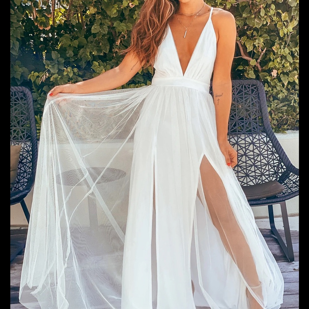 Elegant White Maxi Dress